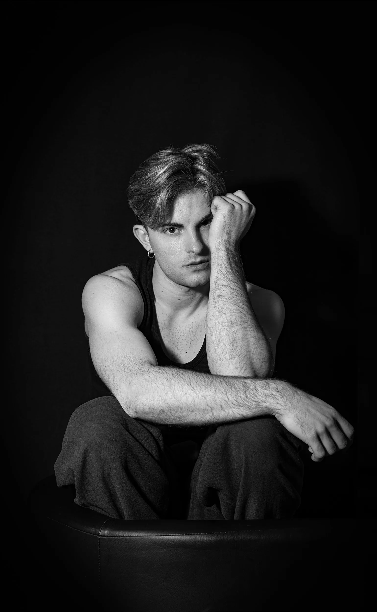 Sección con Adria Fornos / Actor+D.J. & Ilusionista - Image 2